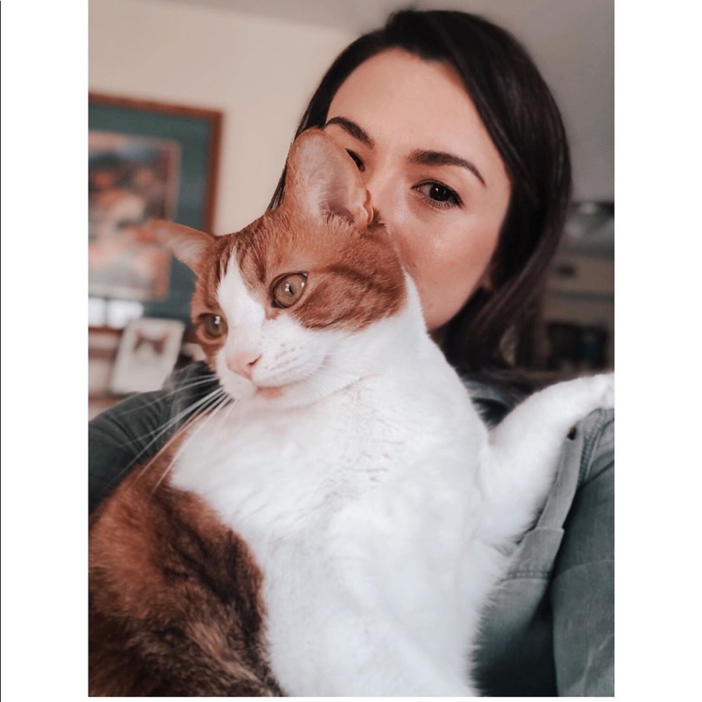 Meet your Posher, Alicia
